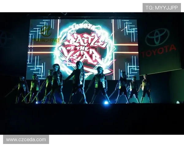 广州攀岩队在世界街舞大赛中的团队协作表现精彩纷呈引人注目