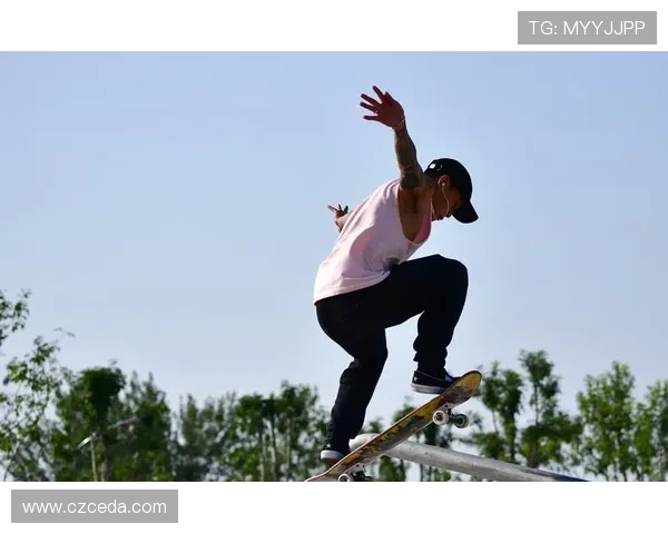 成都极限运动队在滑板精英赛中的速度表现与技术分析 成都极限运动队在滑板精英赛中的速度表现与技术分析